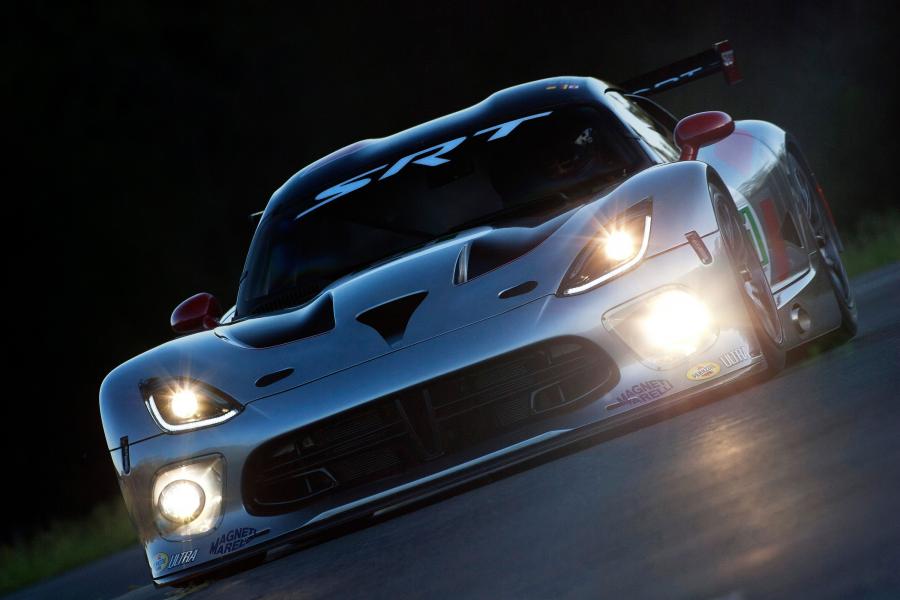  Dodge Viper SRT GTS-R 2012 года  (фото 10 из 23)